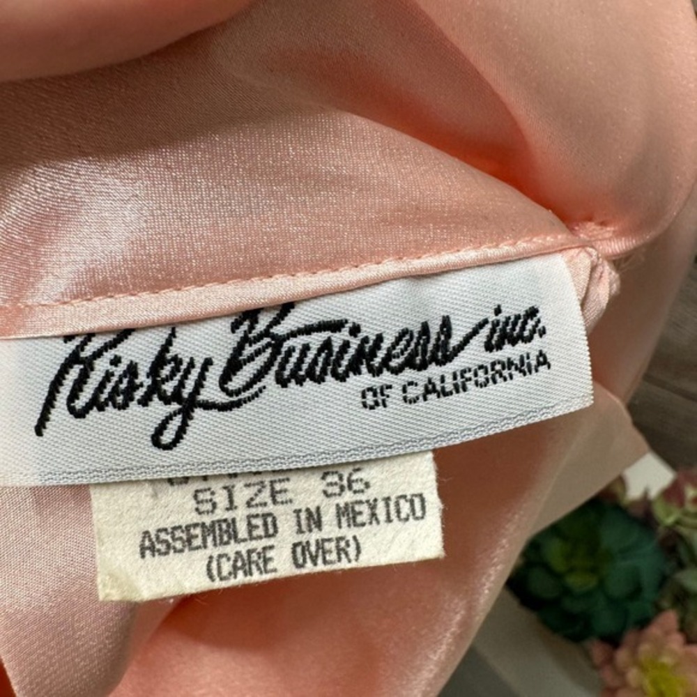 5/$25 Risky Business Pink Satin Blouse Long Sleeve‎ Button Up Secretary Top 36 - Picture 5 of 7